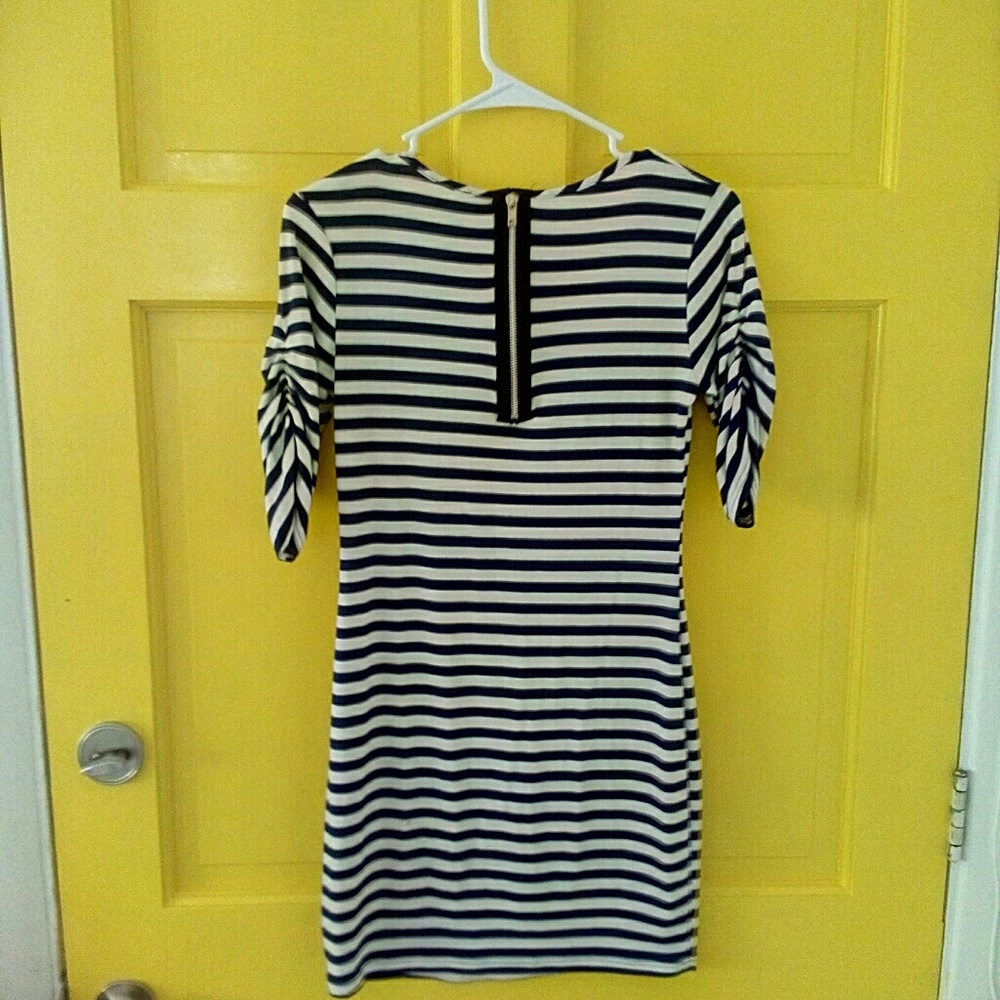 Body fit stripe mini dress - Picture 4 of 4
